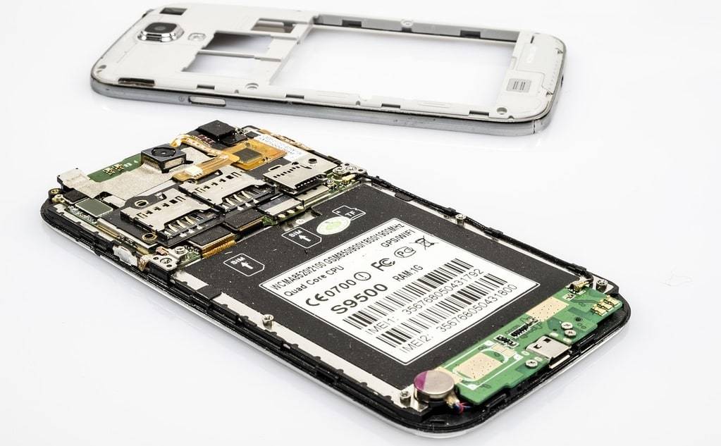 Vitre arrière cassée sur Samsung ? Les solutions de réparation
